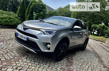 Внедорожник / Кроссовер Toyota RAV4 2017 в Львове