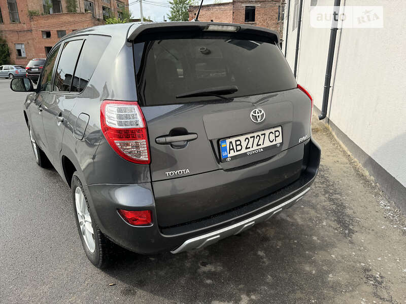 Внедорожник / Кроссовер Toyota RAV4 2011 в Виннице
