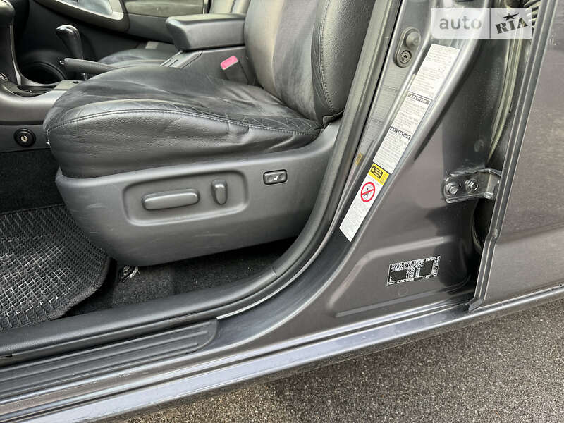 Внедорожник / Кроссовер Toyota RAV4 2011 в Виннице