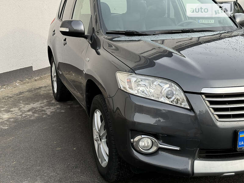 Внедорожник / Кроссовер Toyota RAV4 2011 в Виннице