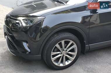 Позашляховик / Кросовер Toyota RAV4 2016 в Харкові