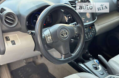 Внедорожник / Кроссовер Toyota RAV4 2012 в 