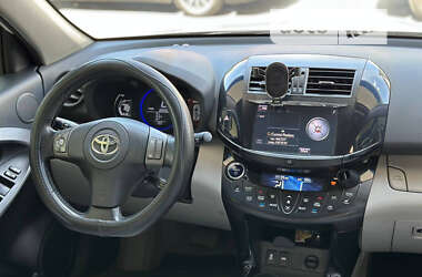 Внедорожник / Кроссовер Toyota RAV4 2012 в 