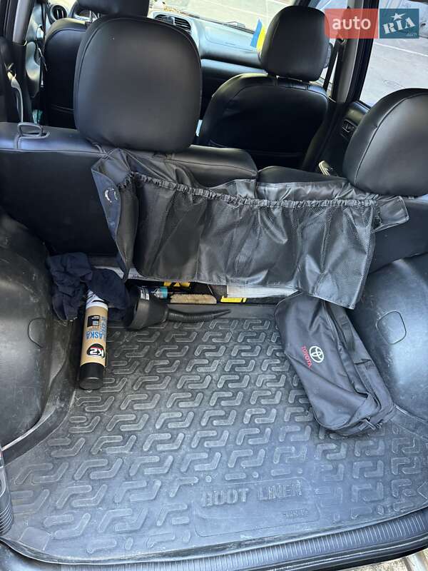 Позашляховик / Кросовер Toyota RAV4 2004 в Одесі