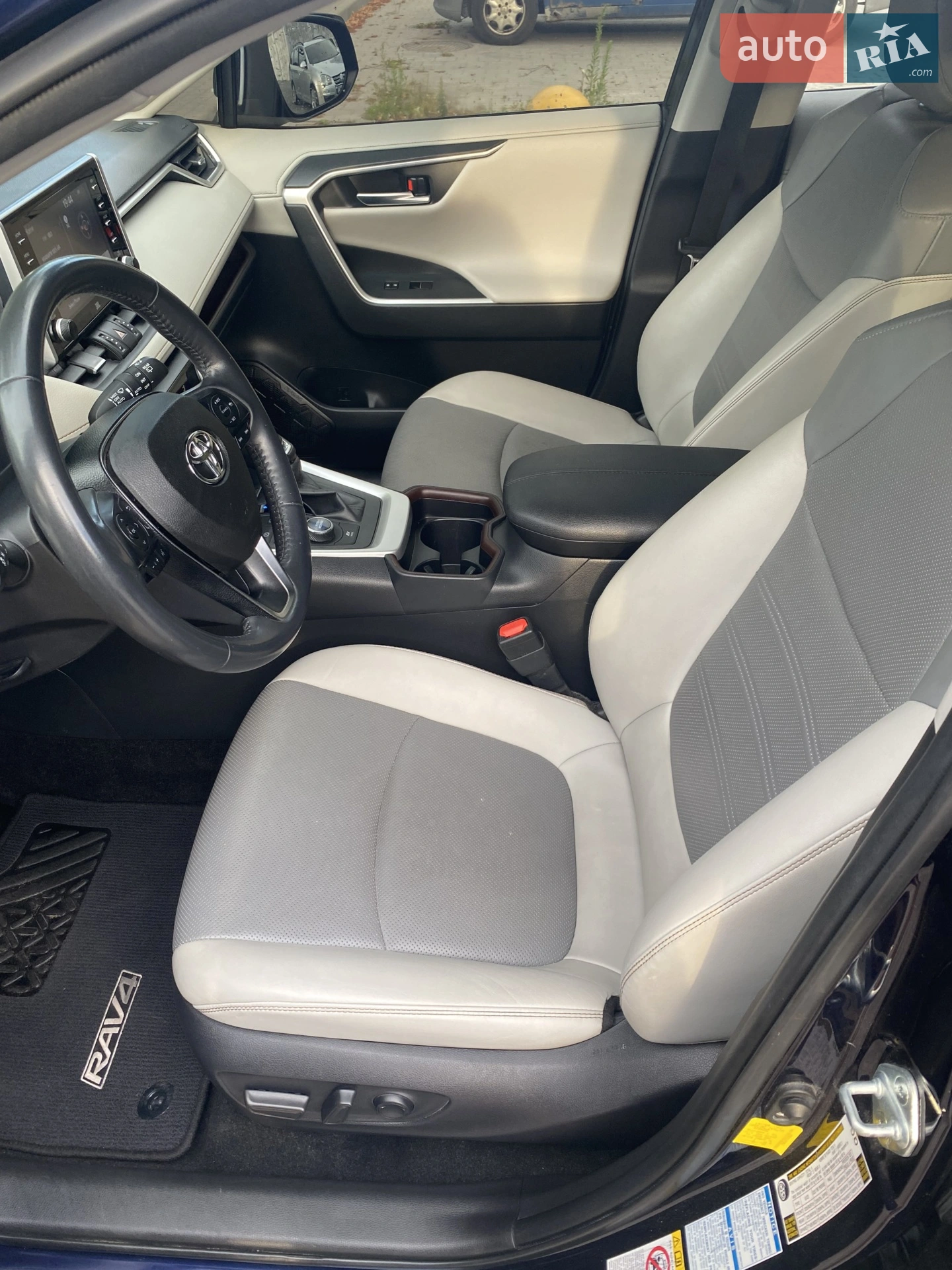 2019 Toyota RAV 4 - мініатюра 13