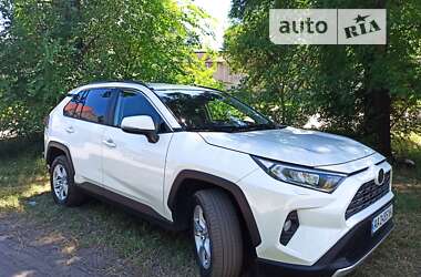 Внедорожник / Кроссовер Toyota RAV4 2019 в Киеве