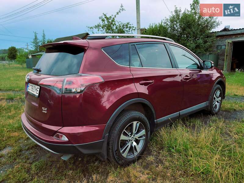 Внедорожник / Кроссовер Toyota RAV4 2017 в Шептицькому