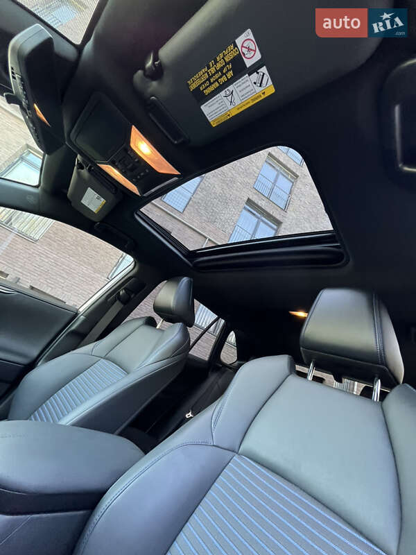 Внедорожник / Кроссовер Toyota RAV4 2021 в Львове