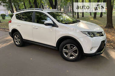 Внедорожник / Кроссовер Toyota RAV4 2015 в Лубнах