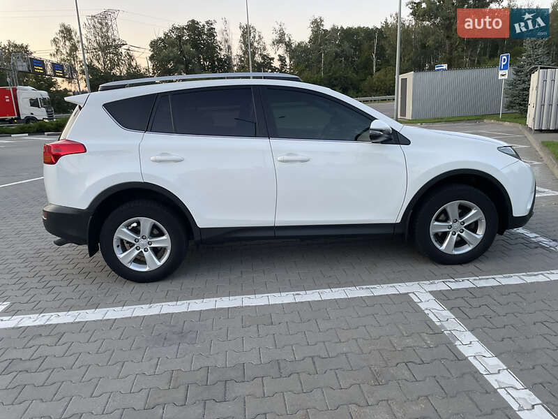Позашляховик / Кросовер Toyota RAV4 2014 в Черкасах