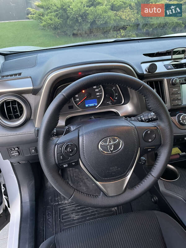 Позашляховик / Кросовер Toyota RAV4 2014 в Черкасах