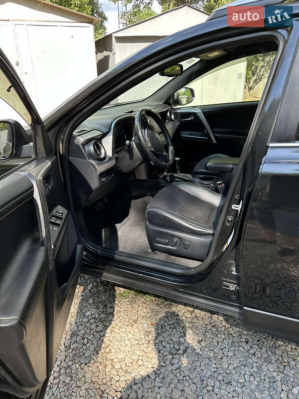 Позашляховик / Кросовер Toyota RAV4 2017 в Одесі