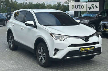 Внедорожник / Кроссовер Toyota RAV4 2018 в Черновцах