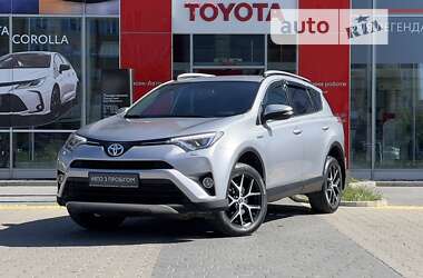 Позашляховик / Кросовер Toyota RAV4 2017 в Івано-Франківську