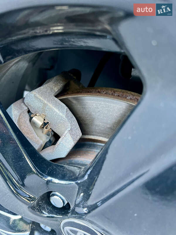 Позашляховик / Кросовер Toyota RAV4 2021 в Фастові