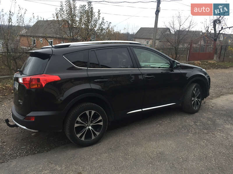 Позашляховик / Кросовер Toyota RAV4 2015 в Гайсину