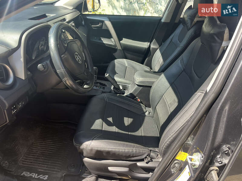 Позашляховик / Кросовер Toyota RAV4 2018 в Яремчі