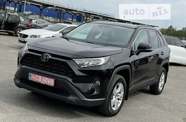 Позашляховик / Кросовер Toyota RAV4 2020 в Львові