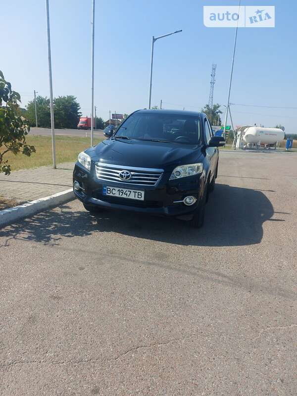 Внедорожник / Кроссовер Toyota RAV4 2010 в Львове