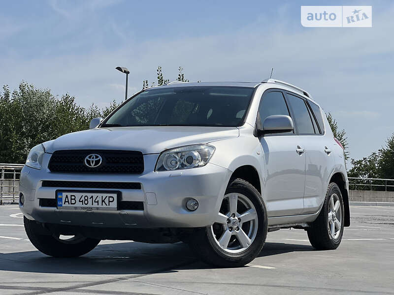 Внедорожник / Кроссовер Toyota RAV4 2006 в Киеве