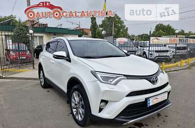 Позашляховик / Кросовер Toyota RAV4 2016 в Миколаєві