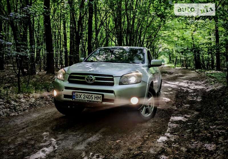 Внедорожник / Кроссовер Toyota RAV4 2008 в Славуте