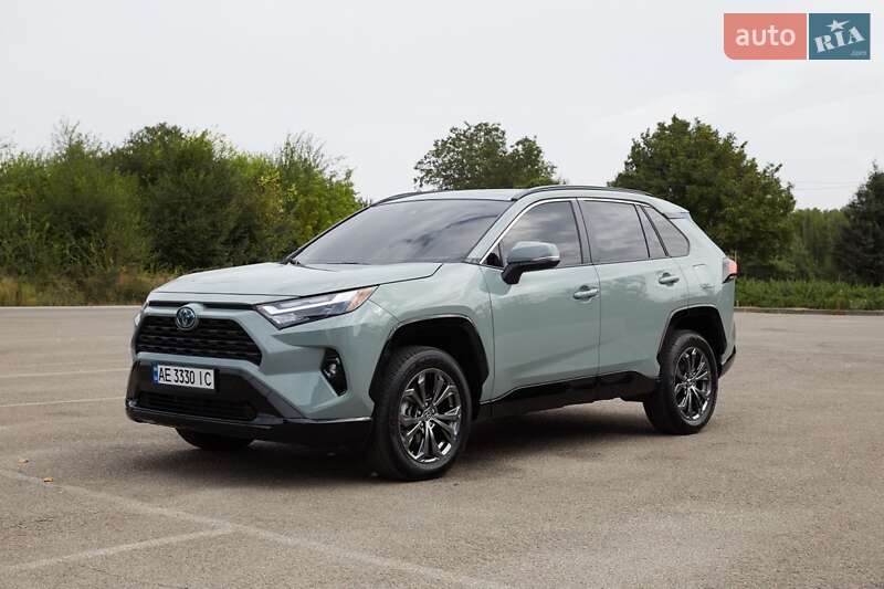 Внедорожник / Кроссовер Toyota RAV4 2023 в Днепре