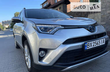 Внедорожник / Кроссовер Toyota RAV4 2016 в Хмельницком