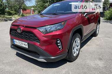 Позашляховик / Кросовер Toyota RAV4 2020 в Києві