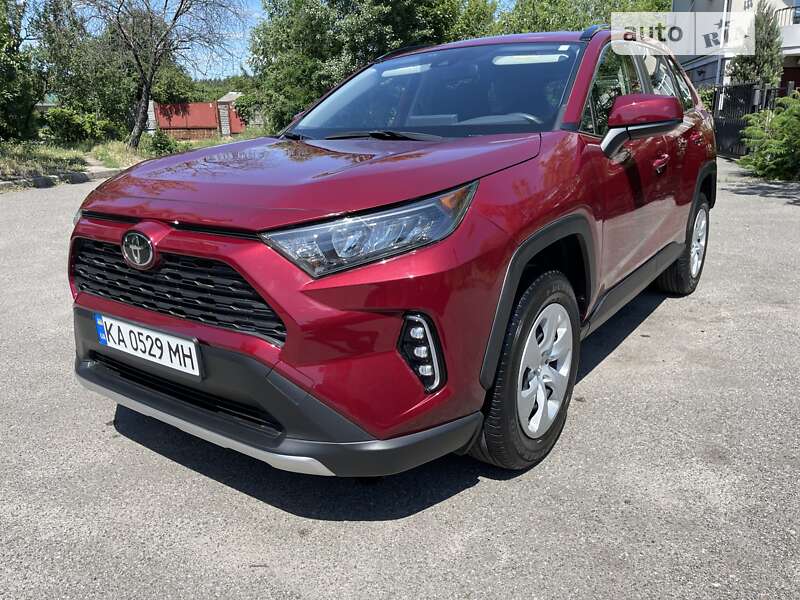 Внедорожник / Кроссовер Toyota RAV4 2020 в Киеве