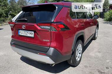 Внедорожник / Кроссовер Toyota RAV4 2020 в Киеве