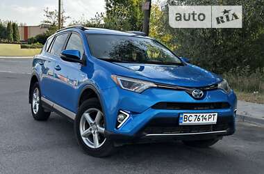 Внедорожник / Кроссовер Toyota RAV4 2017 в Львове