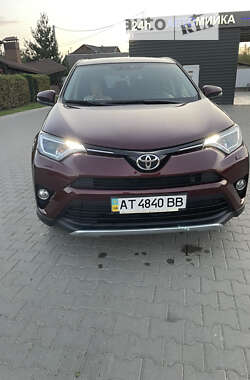 Позашляховик / Кросовер Toyota RAV4 2017 в Косові