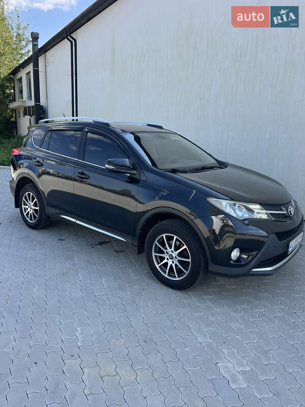 Позашляховик / Кросовер Toyota RAV4 2015 в Хусті фото 2 Позашляховик / Кросовер Toyota RAV4 2015 в Хусті