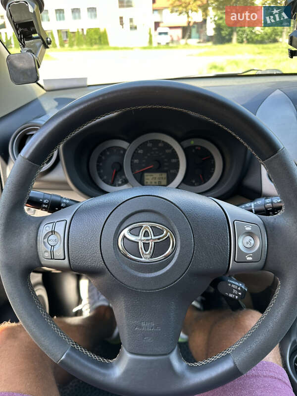 Внедорожник / Кроссовер Toyota RAV4 2008 в Ивано-Франковске