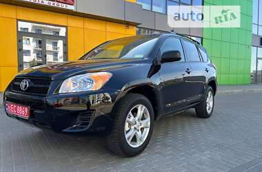 Внедорожник / Кроссовер Toyota RAV4 2011 в Ровно