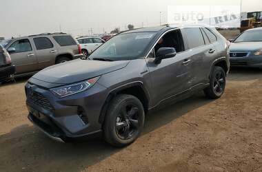 Внедорожник / Кроссовер Toyota RAV4 2021 в Киеве