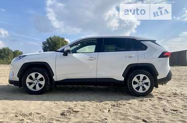 Позашляховик / Кросовер Toyota RAV4 2020 в Києві