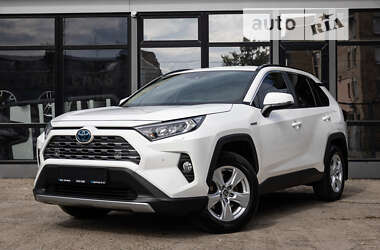 Внедорожник / Кроссовер Toyota RAV4 2020 в Киеве