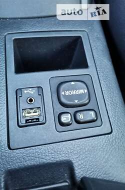 Внедорожник / Кроссовер Toyota RAV4 2012 в 