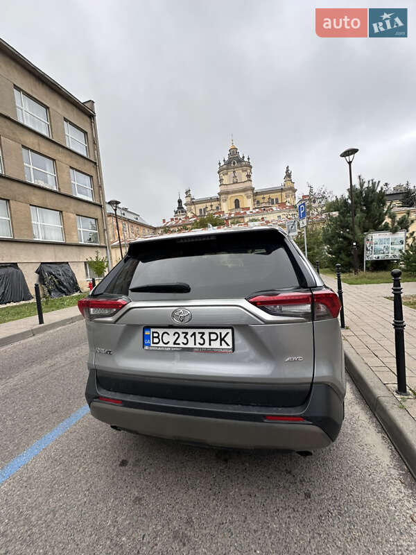 Внедорожник / Кроссовер Toyota RAV4 2022 в Львове