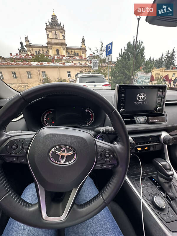 Внедорожник / Кроссовер Toyota RAV4 2022 в Львове