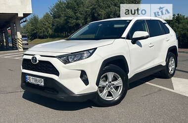 Внедорожник / Кроссовер Toyota RAV4 2021 в Киеве