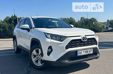 Внедорожник / Кроссовер Toyota RAV4 2021 в Киеве