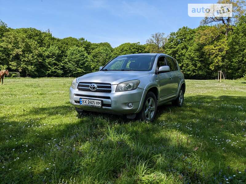 Внедорожник / Кроссовер Toyota RAV4 2008 в Славуте