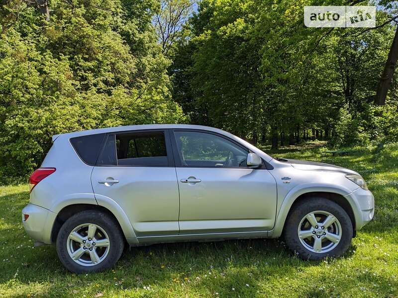 Внедорожник / Кроссовер Toyota RAV4 2008 в Славуте