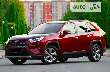 Позашляховик / Кросовер Toyota RAV4 2019 в Дніпрі