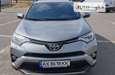 Позашляховик / Кросовер Toyota RAV4 2017 в Харкові