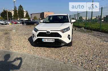 Внедорожник / Кроссовер Toyota RAV4 2020 в Киеве