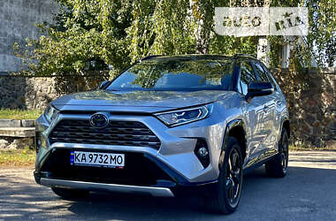 Позашляховик / Кросовер Toyota RAV4 2020 в Києві